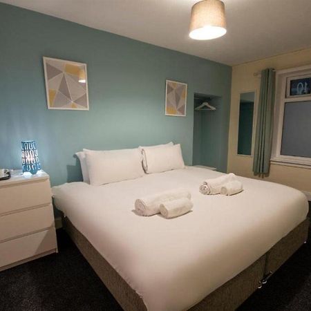 Irvine Riverside Guesthouse By Payman Club Εξωτερικό φωτογραφία